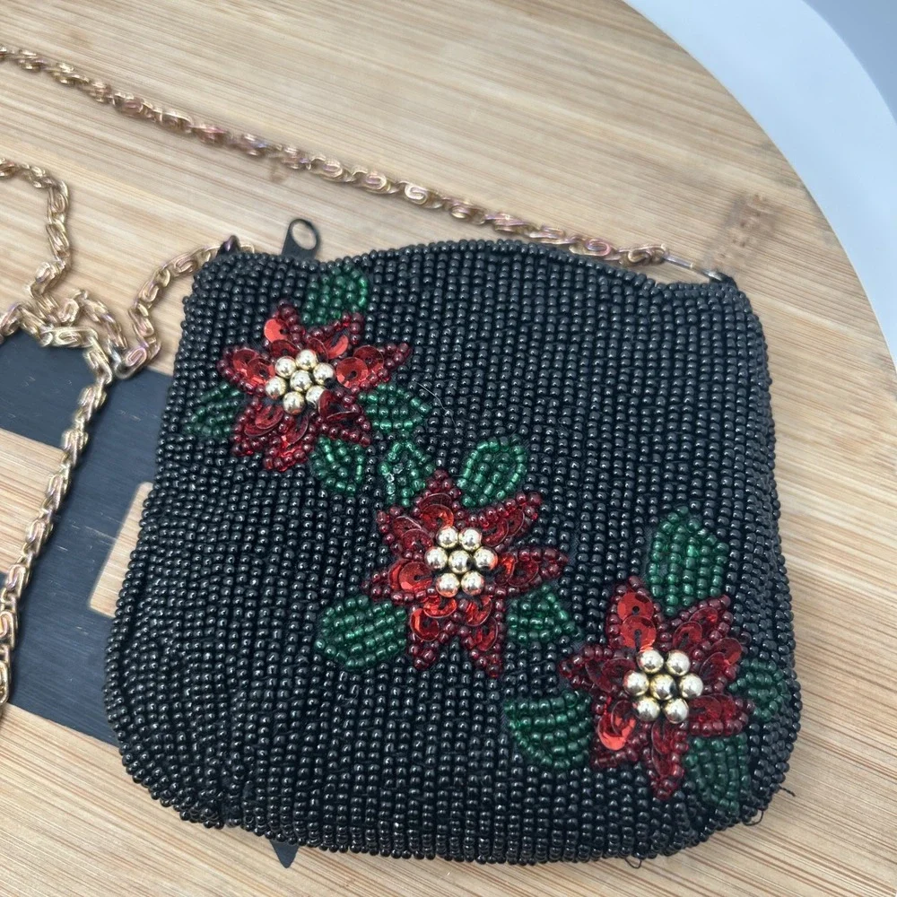 Beaded Poinsettia Zippered Pouch Clutch Coin Purse Small 7 3/4